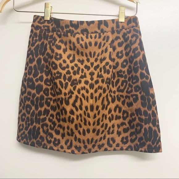 Suede leopard mini skirt - Picture 3 of 3